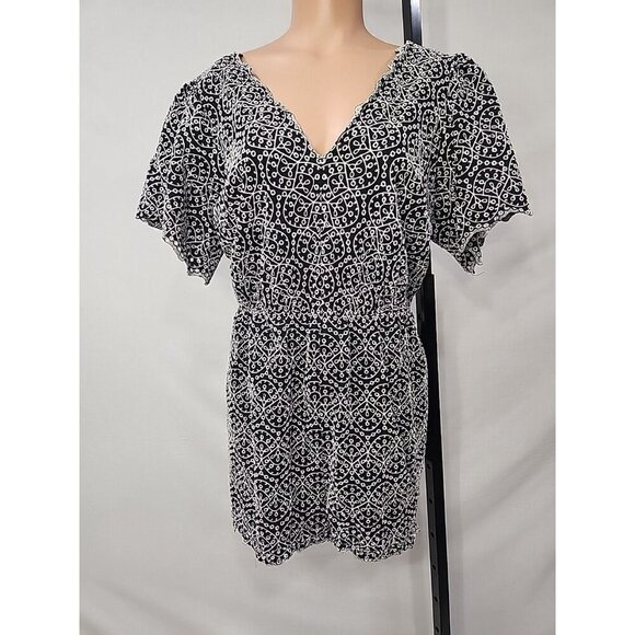 Express Scalloped and Embroidered Eyelet Romper - Picture 1 of 9